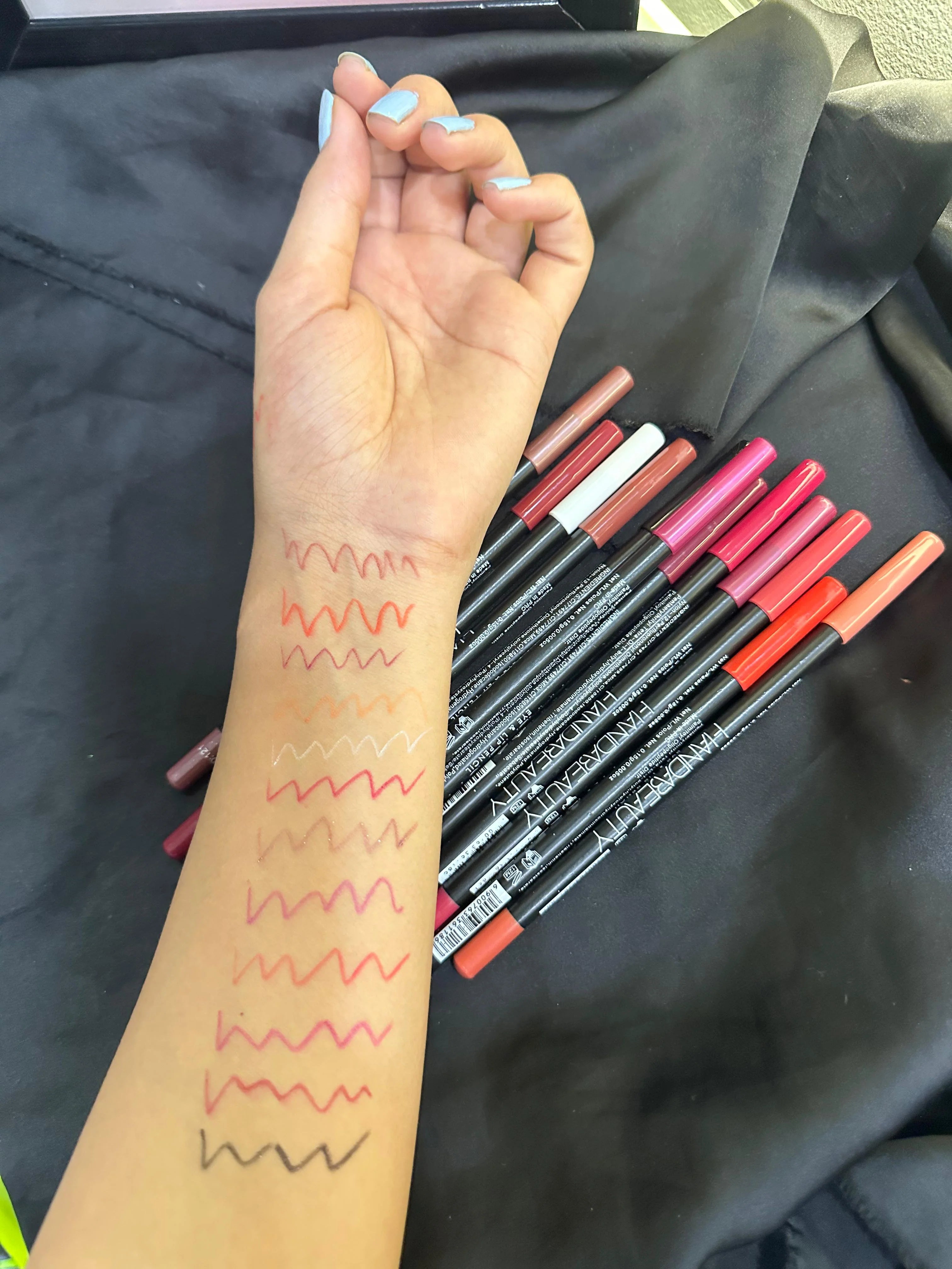 Huda 12 Shades Lip & Eye Pencil Kit