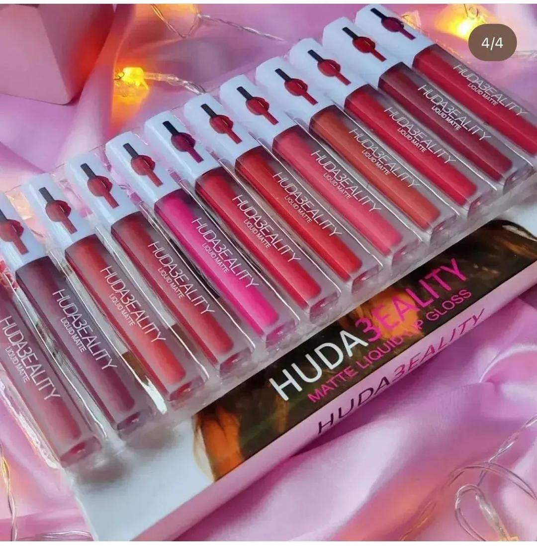 Velvet Shine Lip Gloss – Full Coverage & Comfortable Wear